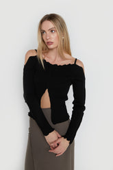 OFF-SHOULDER TOP