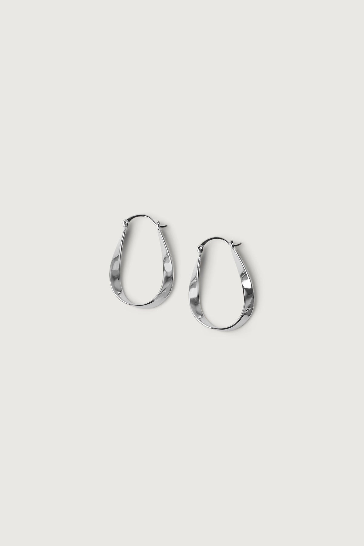 ELONGATED TWISTED HOOPS