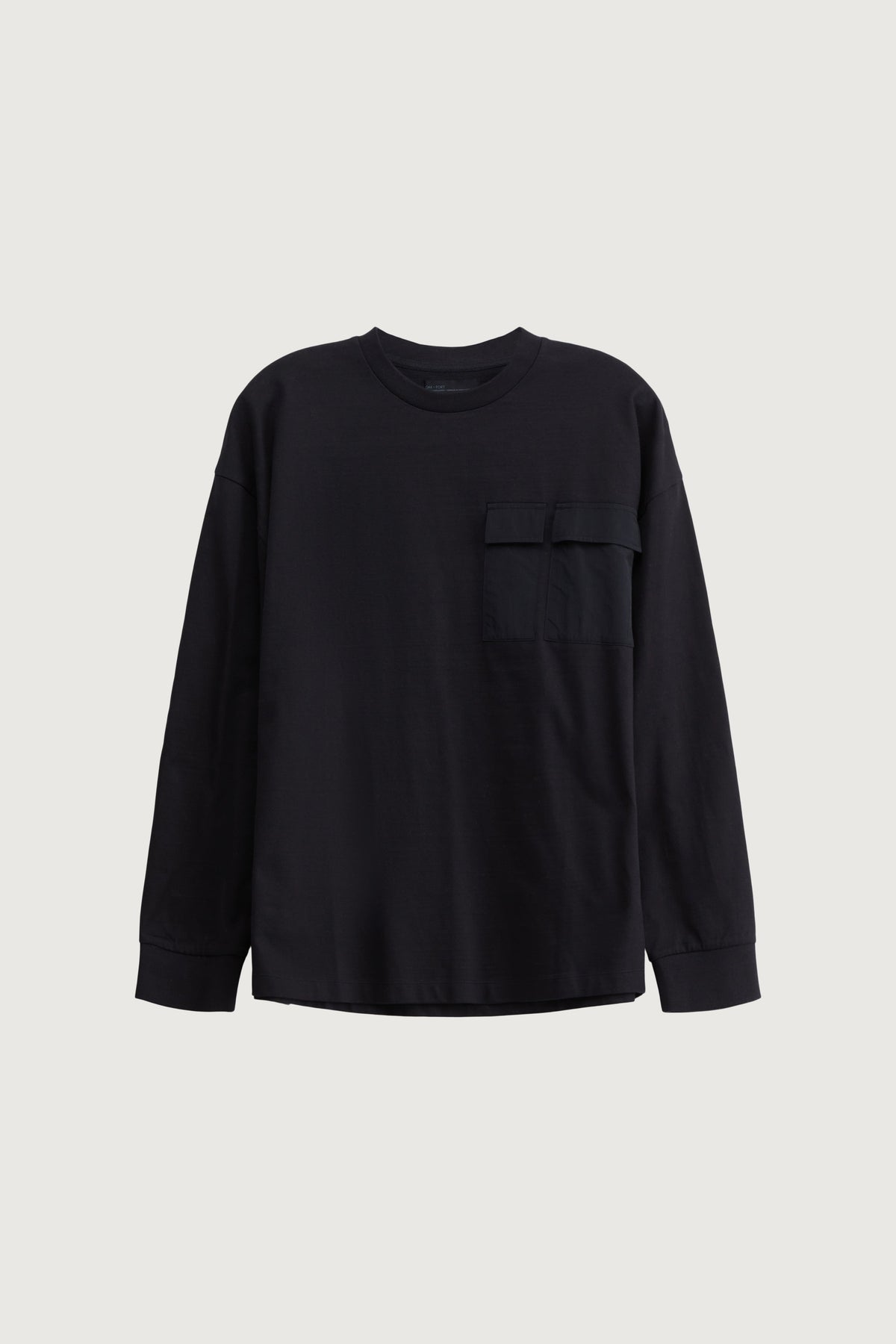 CREWNECK SWEATSHIRT WITH CARGO POCKET